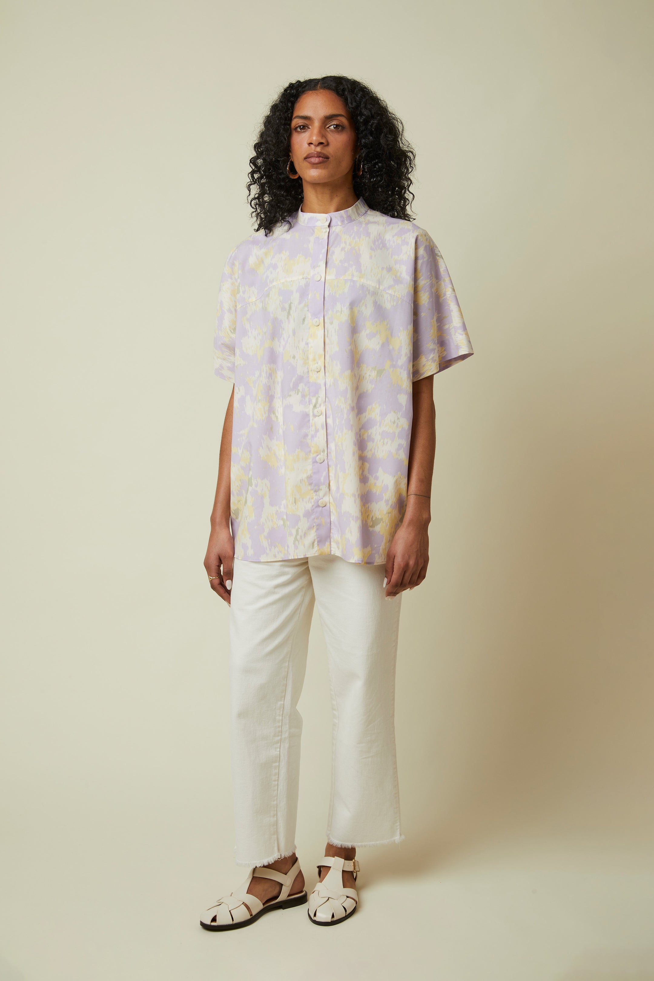 A photo of a finished La Chemisette Structuree Shirt.